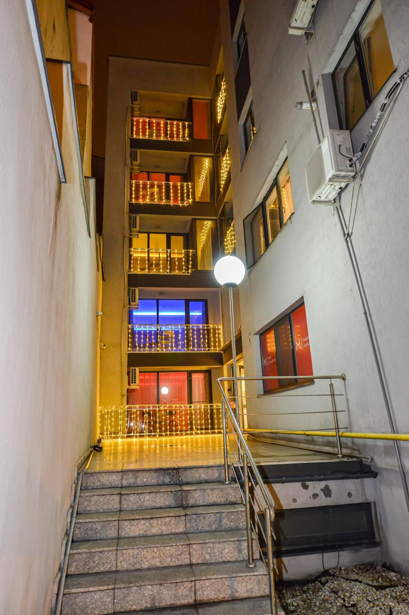 City Center Suite With Terrace Bucharest Exterior photo