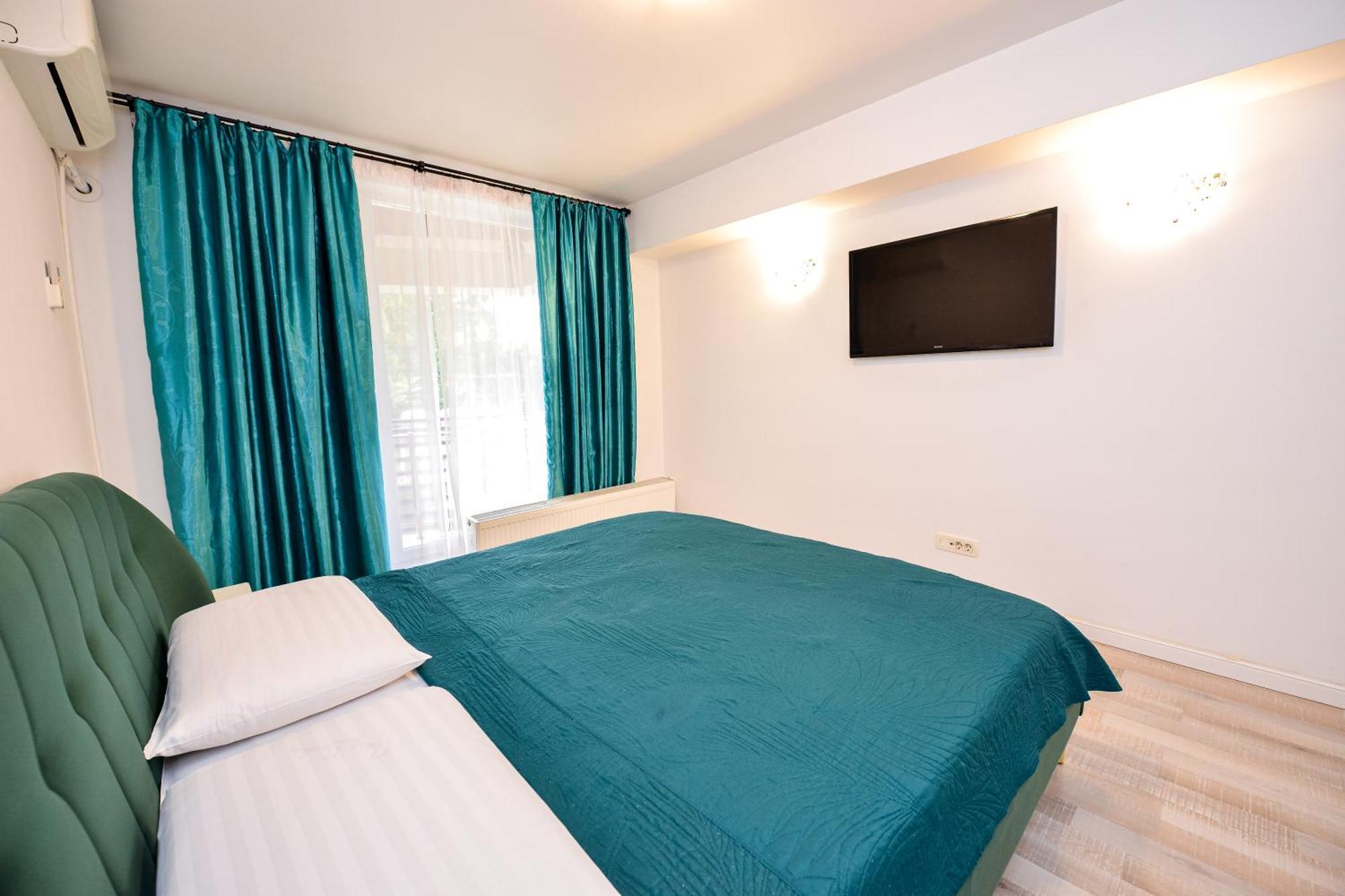 City Center Suite With Terrace Bucharest Exterior photo