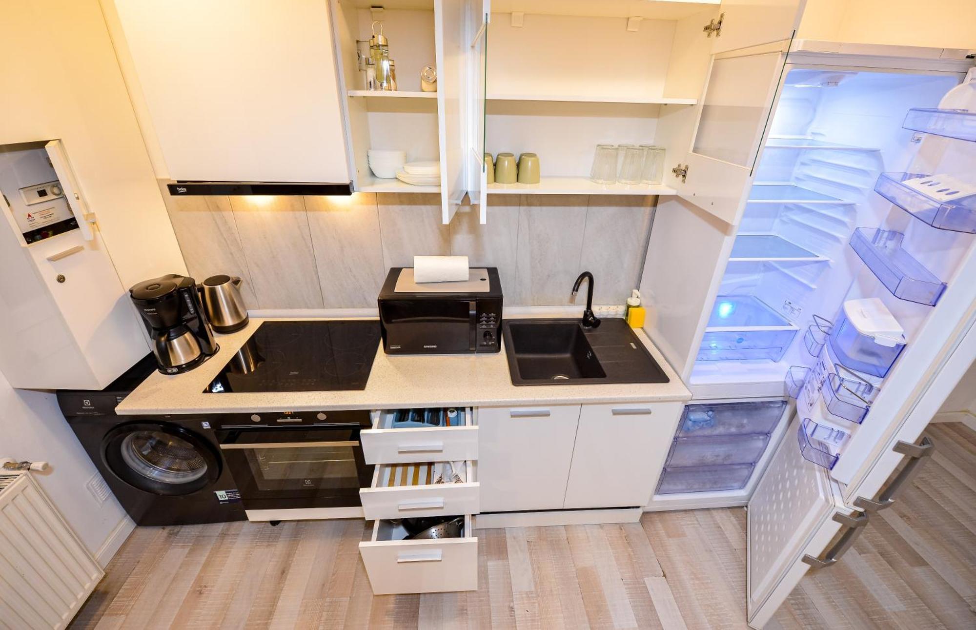 City Center Suite With Terrace Bucharest Exterior photo