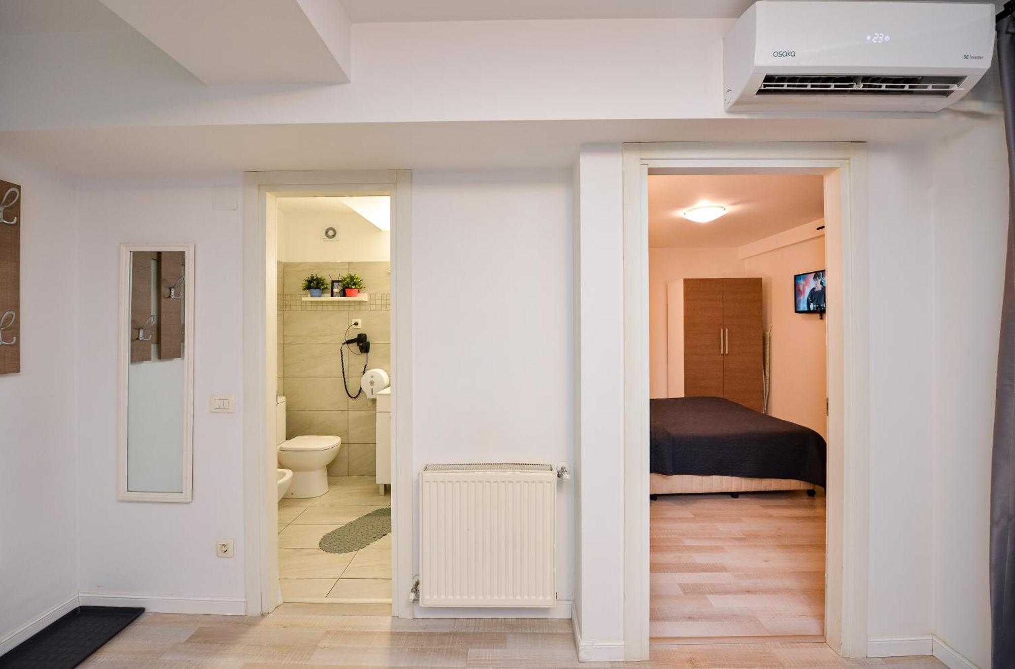 City Center Suite With Terrace Bucharest Exterior photo
